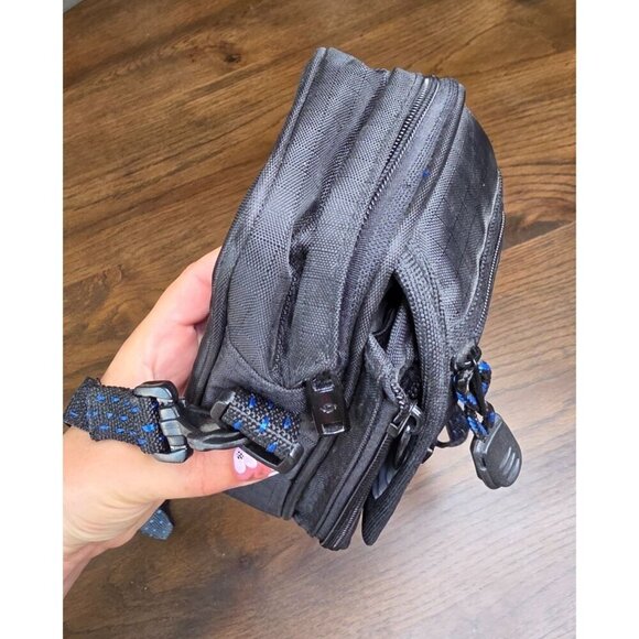 Samsonite Small Black Crossbody Travel Bag With Adjustable Strap Multiple Zipper - Picture 6 of 13